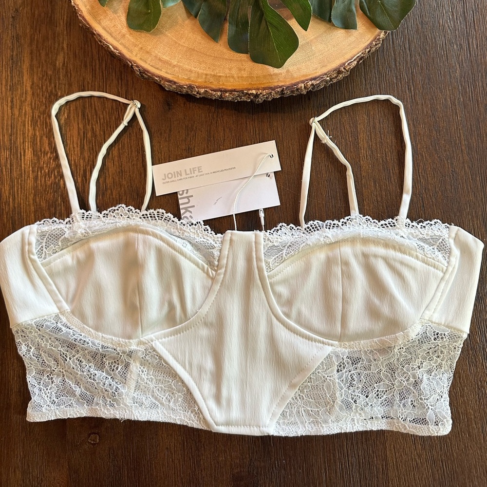 NWT Bershka white lace bracelet size small